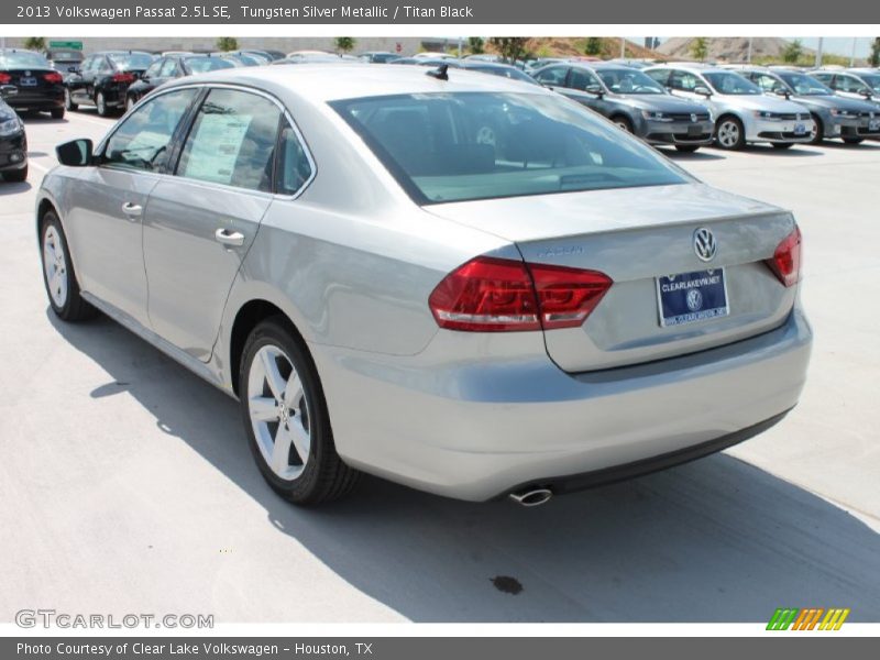 Tungsten Silver Metallic / Titan Black 2013 Volkswagen Passat 2.5L SE