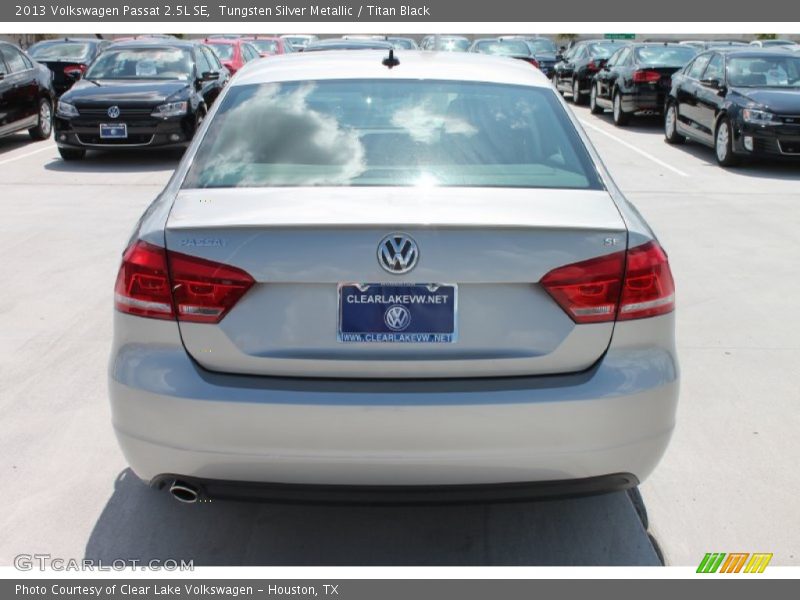 Tungsten Silver Metallic / Titan Black 2013 Volkswagen Passat 2.5L SE