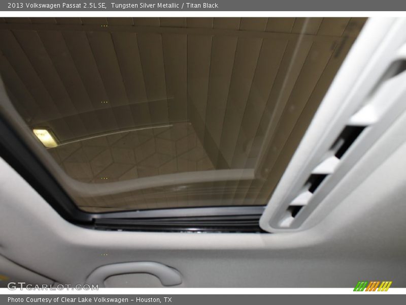 Tungsten Silver Metallic / Titan Black 2013 Volkswagen Passat 2.5L SE