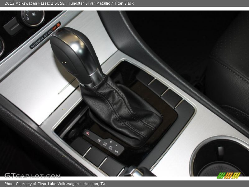 Tungsten Silver Metallic / Titan Black 2013 Volkswagen Passat 2.5L SE