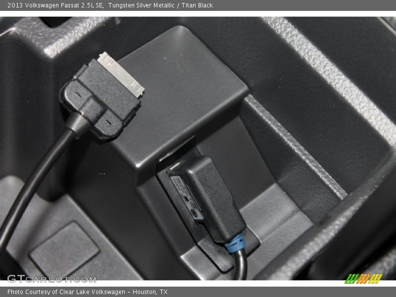Tungsten Silver Metallic / Titan Black 2013 Volkswagen Passat 2.5L SE