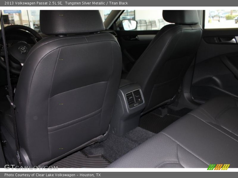 Tungsten Silver Metallic / Titan Black 2013 Volkswagen Passat 2.5L SE