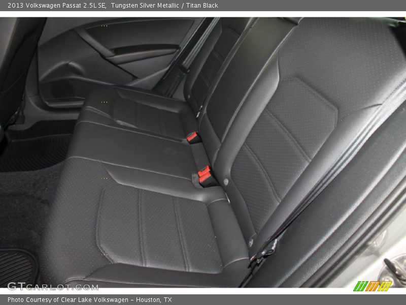 Tungsten Silver Metallic / Titan Black 2013 Volkswagen Passat 2.5L SE
