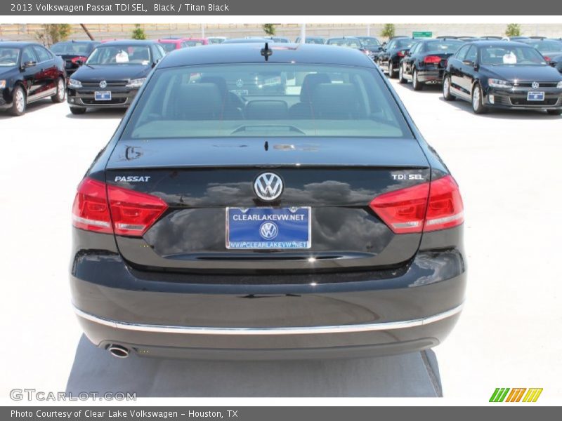 Black / Titan Black 2013 Volkswagen Passat TDI SEL