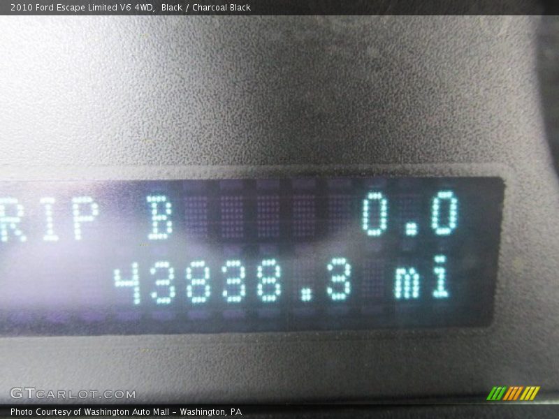 Black / Charcoal Black 2010 Ford Escape Limited V6 4WD
