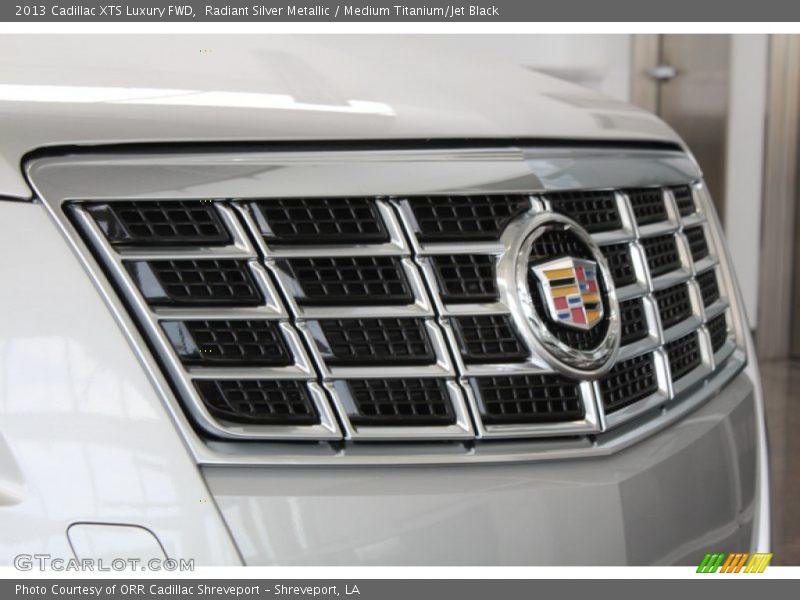 Radiant Silver Metallic / Medium Titanium/Jet Black 2013 Cadillac XTS Luxury FWD