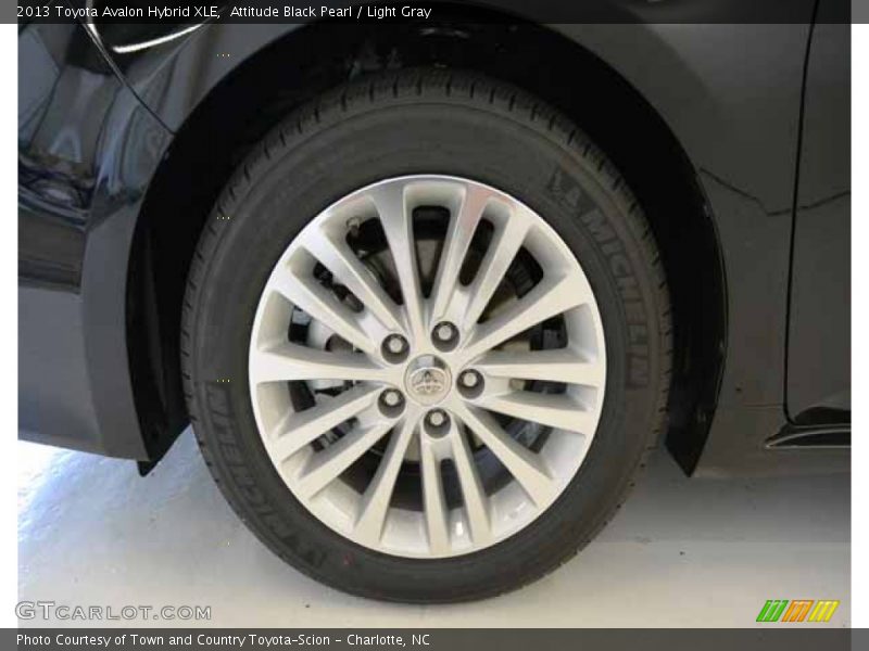 Attitude Black Pearl / Light Gray 2013 Toyota Avalon Hybrid XLE