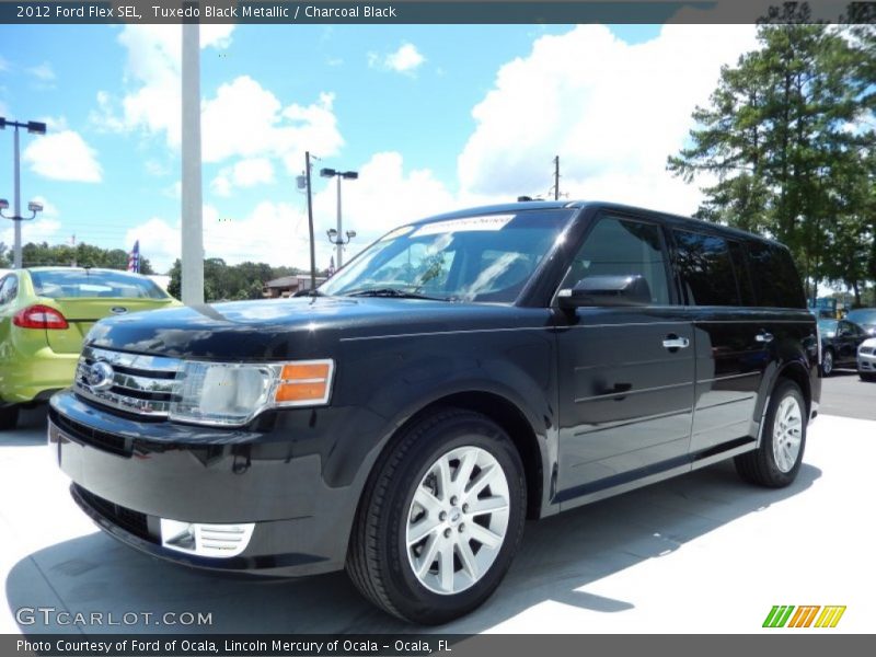 Front 3/4 View of 2012 Flex SEL