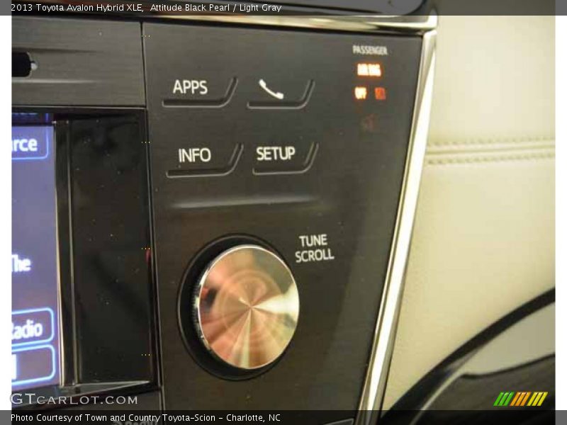 Attitude Black Pearl / Light Gray 2013 Toyota Avalon Hybrid XLE