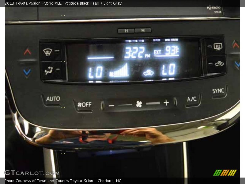 Attitude Black Pearl / Light Gray 2013 Toyota Avalon Hybrid XLE