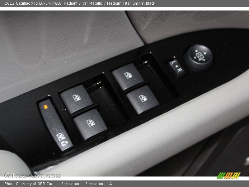 Radiant Silver Metallic / Medium Titanium/Jet Black 2013 Cadillac XTS Luxury FWD