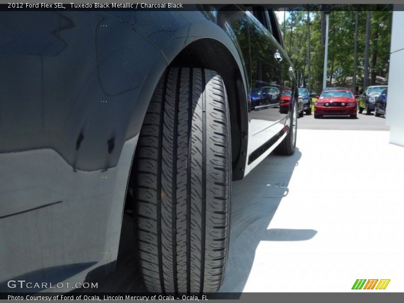 Tuxedo Black Metallic / Charcoal Black 2012 Ford Flex SEL
