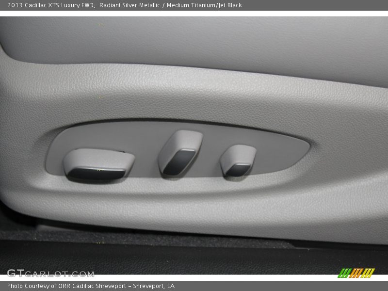Radiant Silver Metallic / Medium Titanium/Jet Black 2013 Cadillac XTS Luxury FWD