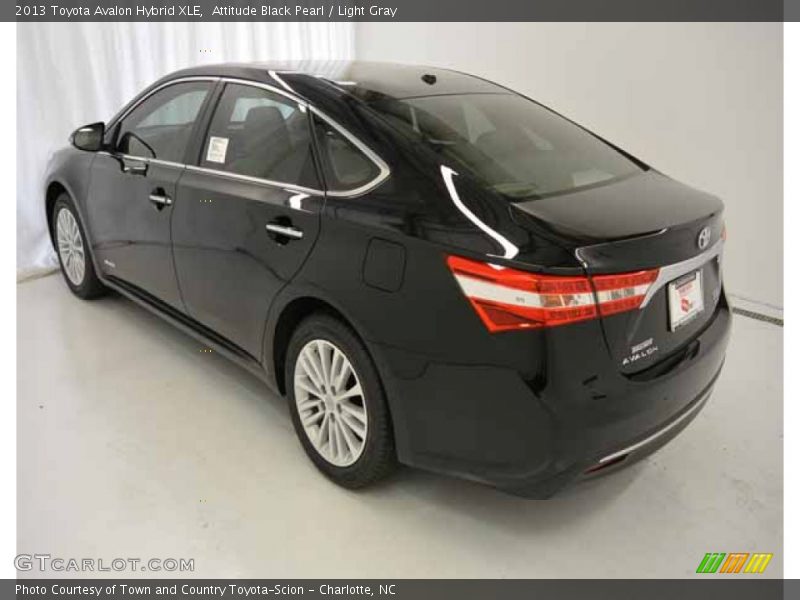 Attitude Black Pearl / Light Gray 2013 Toyota Avalon Hybrid XLE