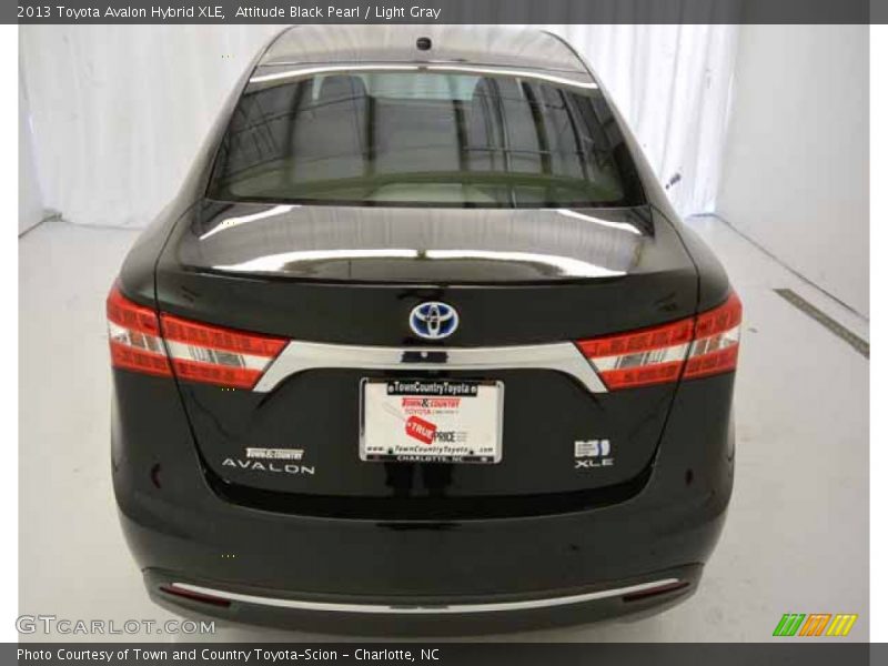 Attitude Black Pearl / Light Gray 2013 Toyota Avalon Hybrid XLE