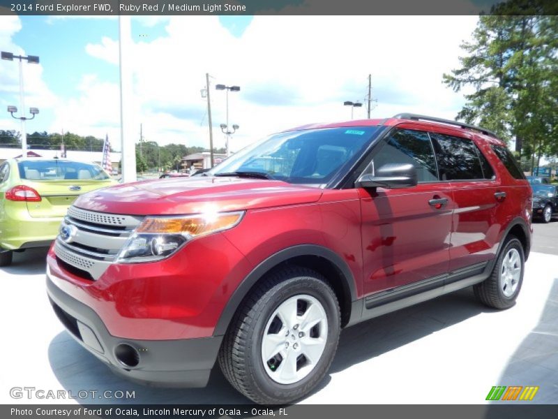 Front 3/4 View of 2014 Explorer FWD
