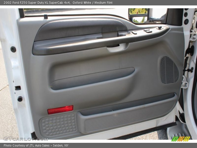 Oxford White / Medium Flint 2002 Ford F250 Super Duty XL SuperCab 4x4