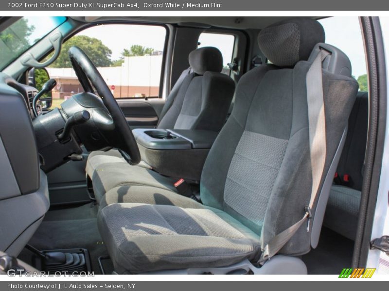 Oxford White / Medium Flint 2002 Ford F250 Super Duty XL SuperCab 4x4