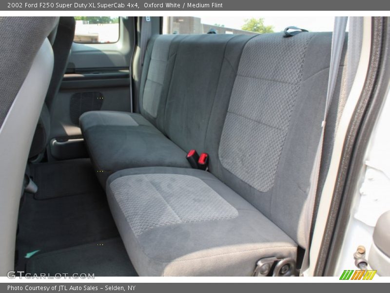 Oxford White / Medium Flint 2002 Ford F250 Super Duty XL SuperCab 4x4