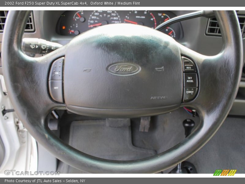 Oxford White / Medium Flint 2002 Ford F250 Super Duty XL SuperCab 4x4
