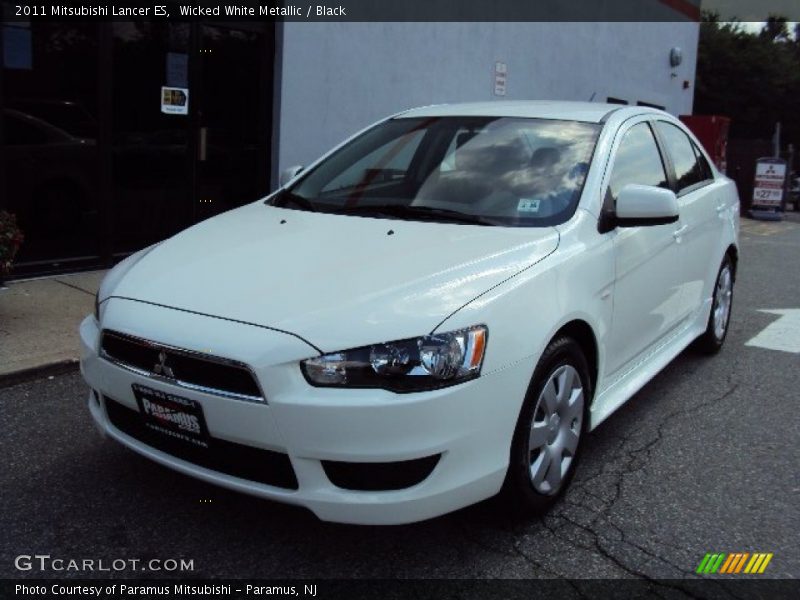 Wicked White Metallic / Black 2011 Mitsubishi Lancer ES