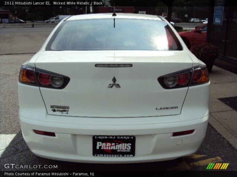 Wicked White Metallic / Black 2011 Mitsubishi Lancer ES