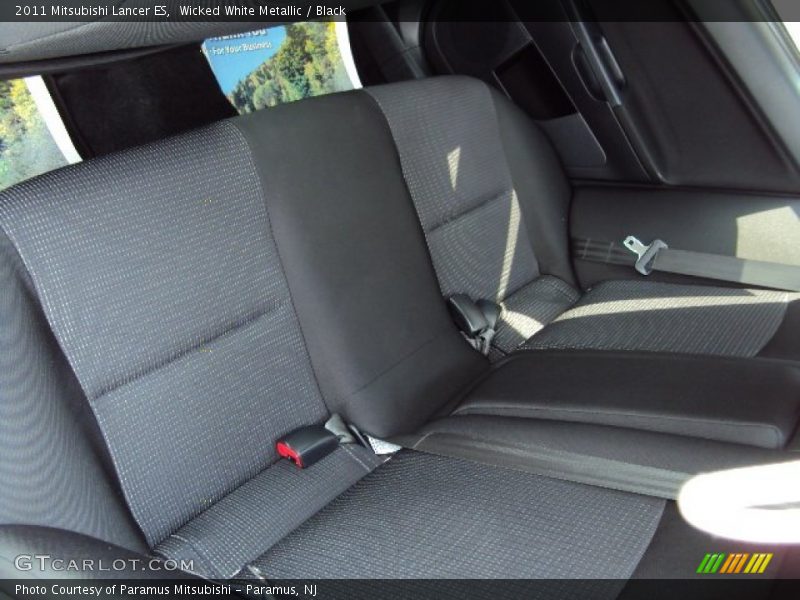 Wicked White Metallic / Black 2011 Mitsubishi Lancer ES