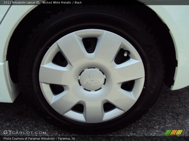 Wicked White Metallic / Black 2011 Mitsubishi Lancer ES