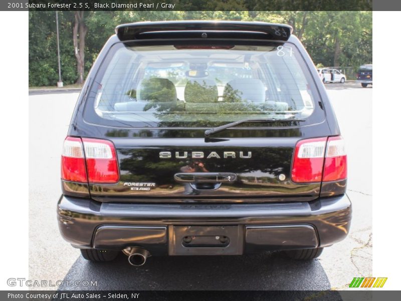 Black Diamond Pearl / Gray 2001 Subaru Forester 2.5 S
