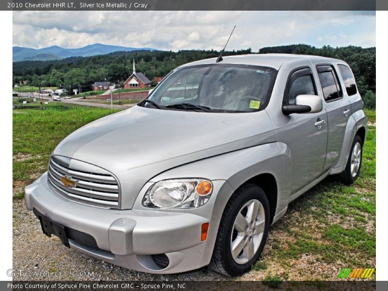 Front 3/4 View of 2010 HHR LT
