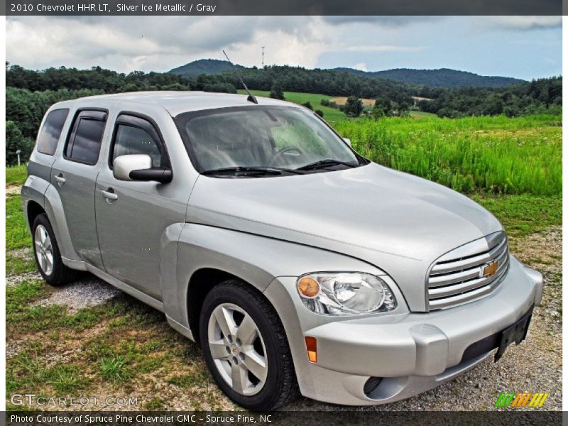 Front 3/4 View of 2010 HHR LT