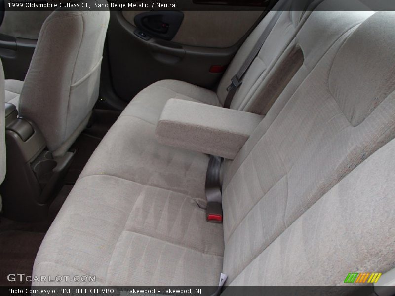 Sand Beige Metallic / Neutral 1999 Oldsmobile Cutlass GL