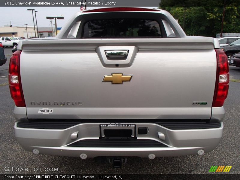 Sheer Silver Metallic / Ebony 2011 Chevrolet Avalanche LS 4x4