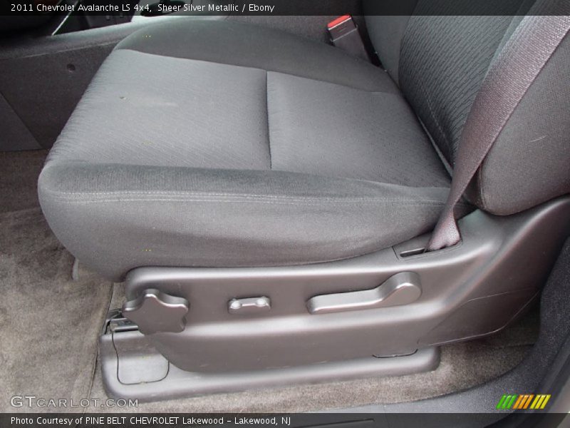 Sheer Silver Metallic / Ebony 2011 Chevrolet Avalanche LS 4x4