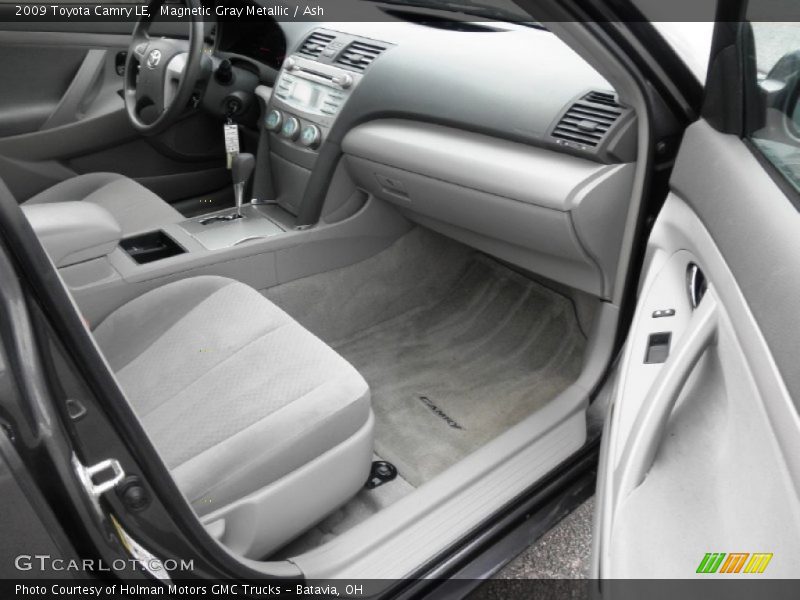 Magnetic Gray Metallic / Ash 2009 Toyota Camry LE