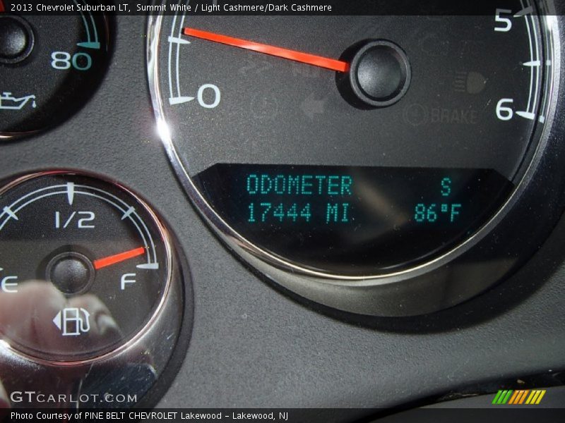 Summit White / Light Cashmere/Dark Cashmere 2013 Chevrolet Suburban LT