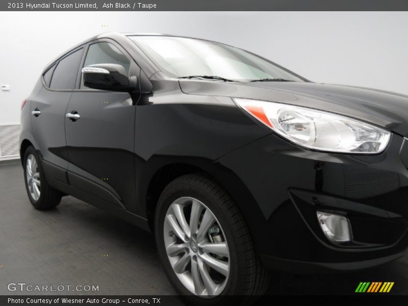 Ash Black / Taupe 2013 Hyundai Tucson Limited