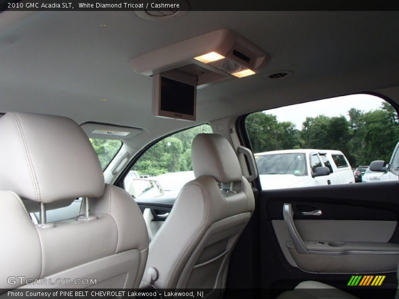 White Diamond Tricoat / Cashmere 2010 GMC Acadia SLT