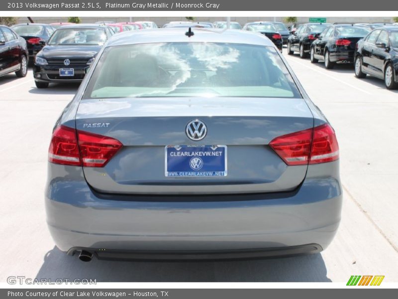 Platinum Gray Metallic / Moonrock Gray 2013 Volkswagen Passat 2.5L S