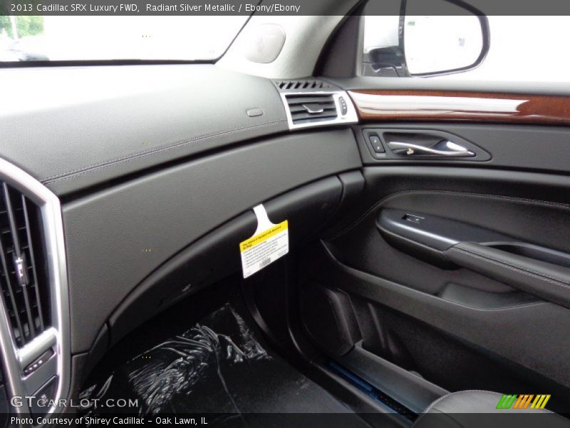 Radiant Silver Metallic / Ebony/Ebony 2013 Cadillac SRX Luxury FWD