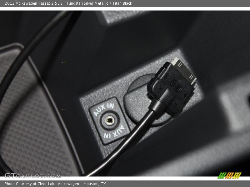 Tungsten Silver Metallic / Titan Black 2013 Volkswagen Passat 2.5L S