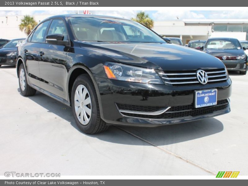 Black / Titan Black 2013 Volkswagen Passat 2.5L S