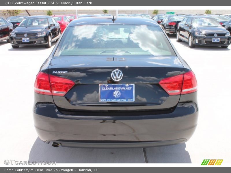 Black / Titan Black 2013 Volkswagen Passat 2.5L S