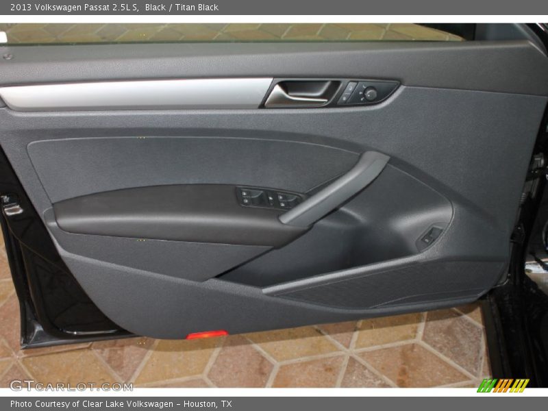 Black / Titan Black 2013 Volkswagen Passat 2.5L S