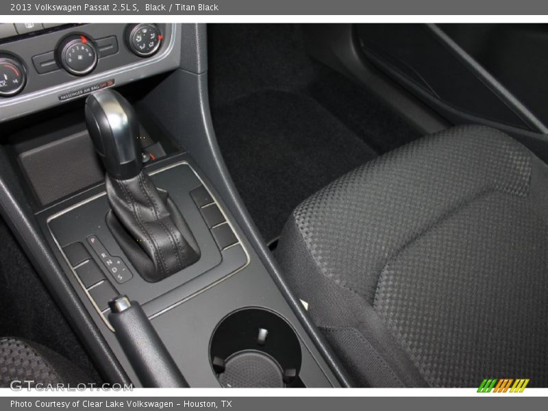 Black / Titan Black 2013 Volkswagen Passat 2.5L S