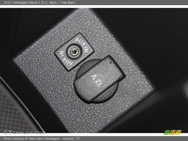 Black / Titan Black 2013 Volkswagen Passat 2.5L S