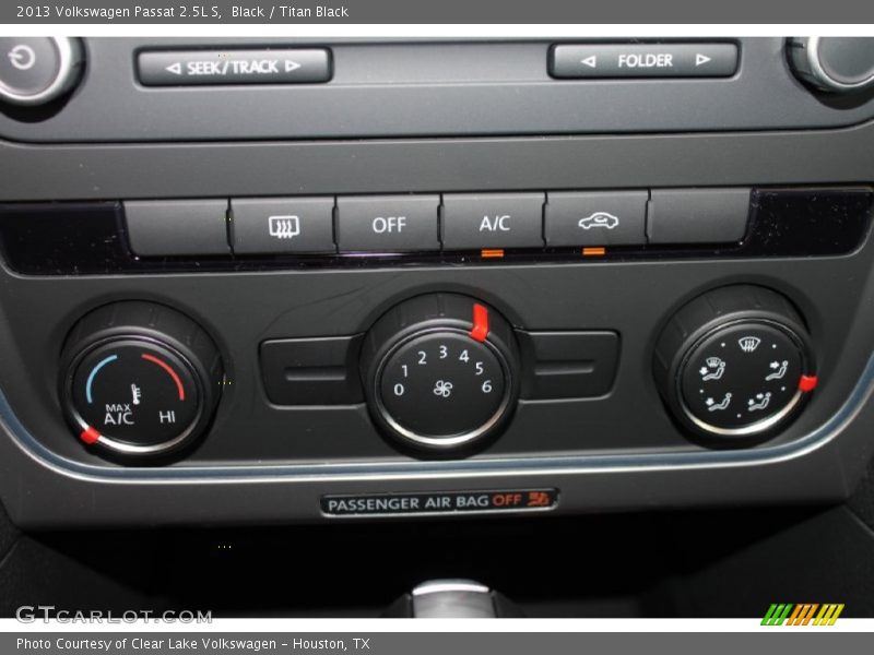 Black / Titan Black 2013 Volkswagen Passat 2.5L S