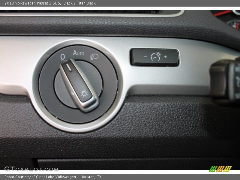 Black / Titan Black 2013 Volkswagen Passat 2.5L S