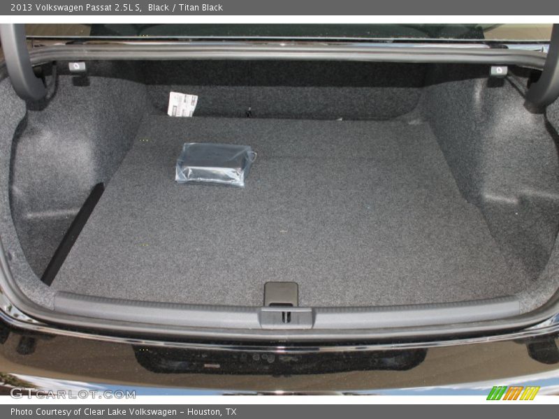 Black / Titan Black 2013 Volkswagen Passat 2.5L S