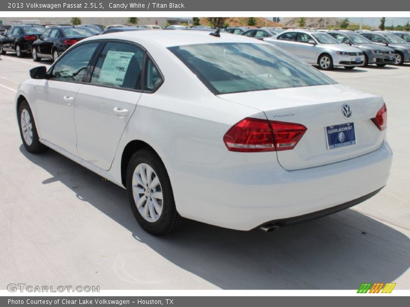 Candy White / Titan Black 2013 Volkswagen Passat 2.5L S